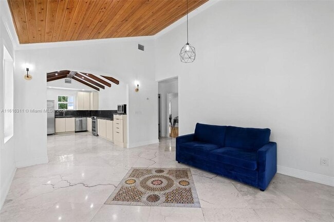 Building Photo - 2663 Tigertail Ave