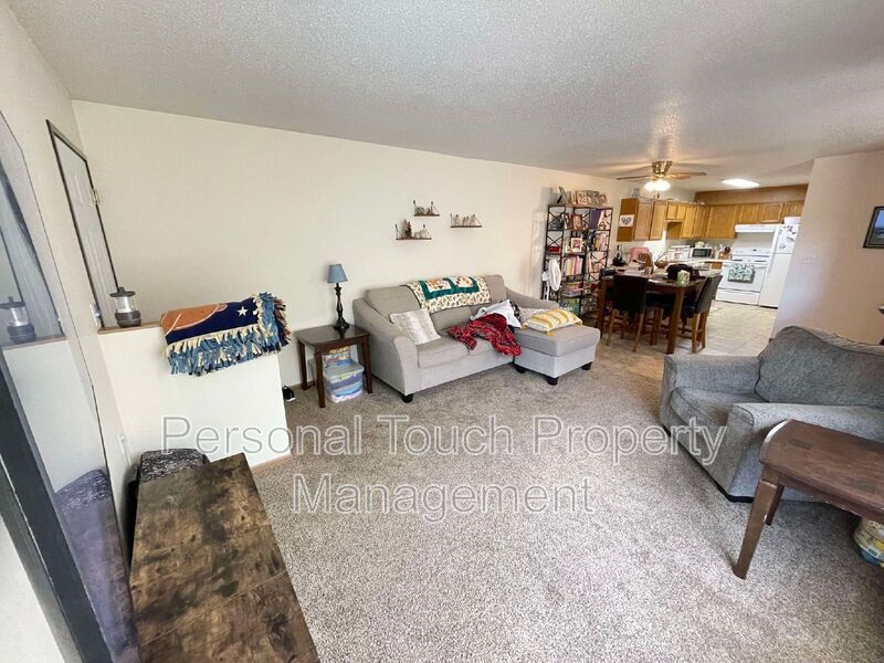 Foto principal - 470 23rd St E