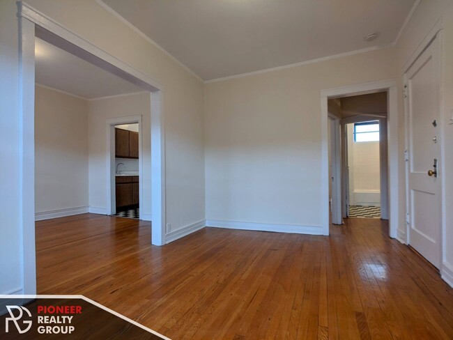 Foto del edificio - 813 W Waveland Ave