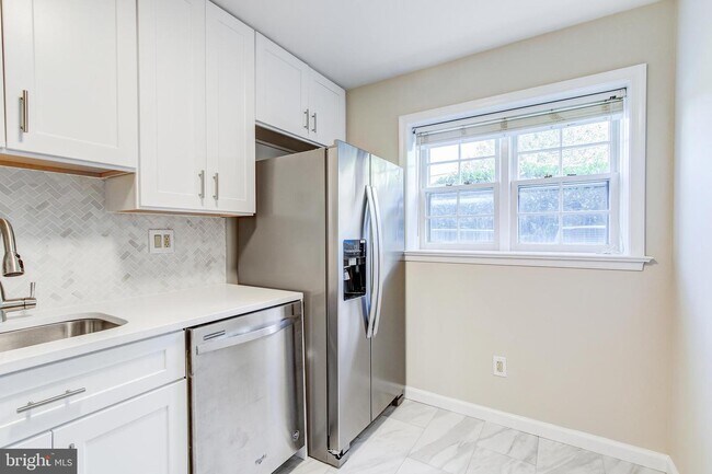 Building Photo - 6730 Offutt Ln