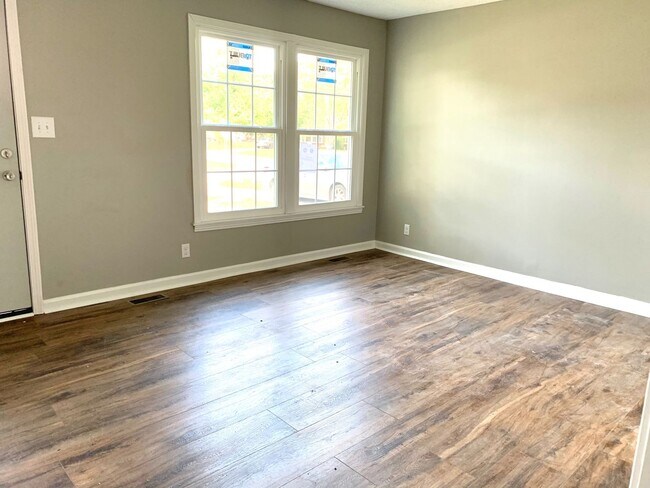 Building Photo - 512 Kellia Dr