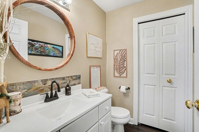 Foto del edificio - 2 BED 2 BATH CONDO NEAR BEACH