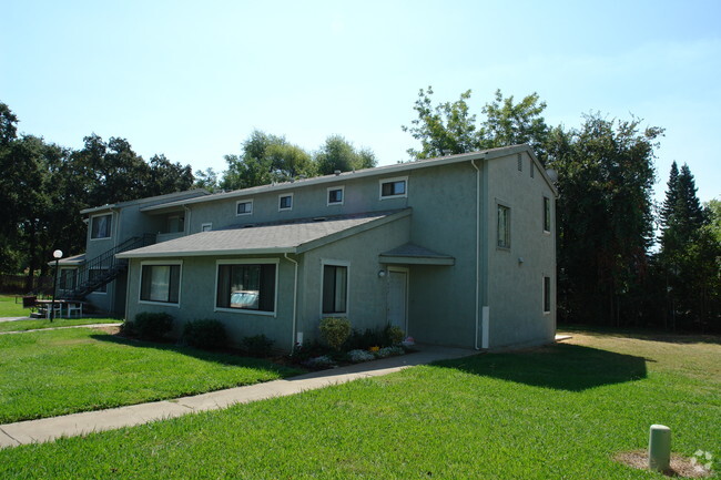 Building Photo - La Vista Verde Apartments