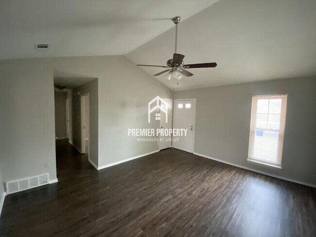Building Photo - 3435 Shadow Oaks - Available Now!