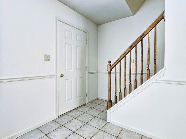 Foto del edificio - 83 Brookfield Rd