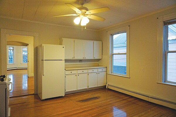 Building Photo - 163 Brown St