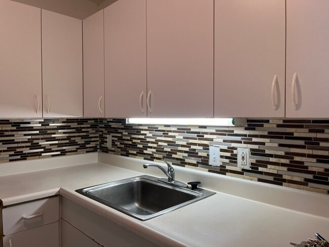 Building Photo - 1600 Wilikina Dr