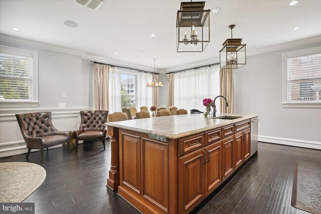 Foto del edificio - 1317 Wilkes St