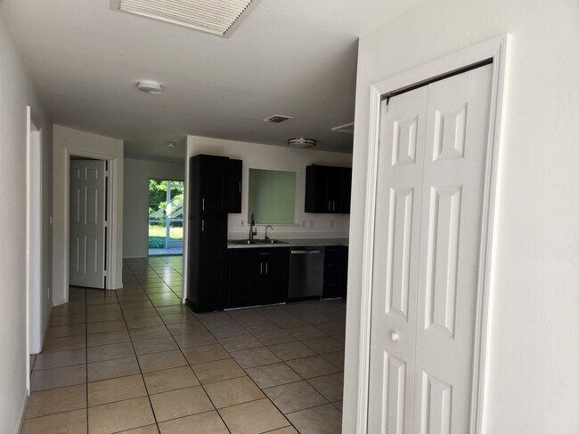 Foto del edificio - LO 4770-4772 Jordan Ave S