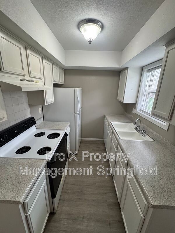Foto del edificio - 4131 S Glenn Ave
