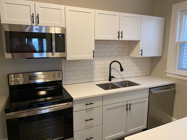 Foto del edificio - 848 Beaconsfield Ave