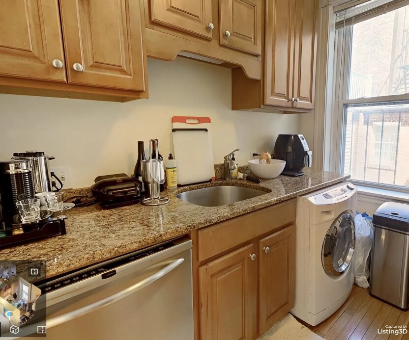 Primary Photo - 127 Myrtle St