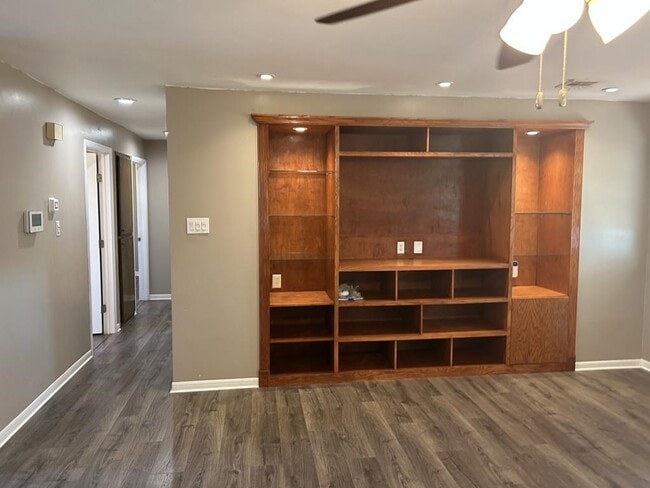 Building Photo - 4708 SE Sunnymeade