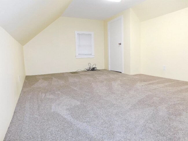 Building Photo - 46 Kingsley Ave