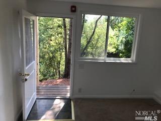 Foto principal - 735 Sir Francis Drake Blvd