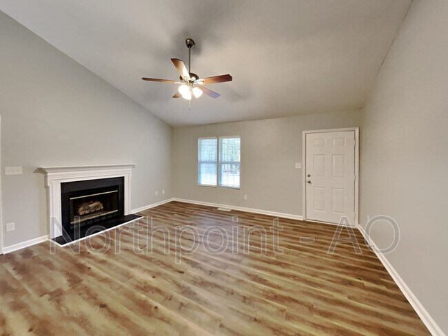 Building Photo - 7001 Lazy Breeze Cir
