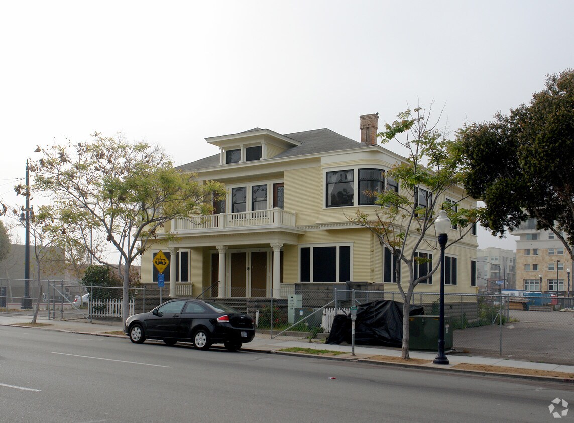 Building Photo - 1131-1135 G St