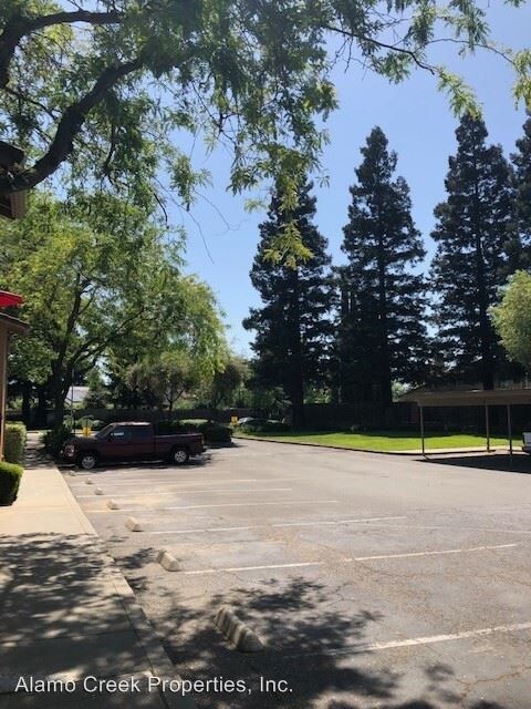 Foto del edificio - 516 Arcadia Dr