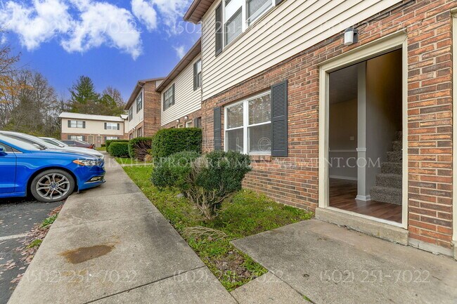 Building Photo - 621 Westport Rd