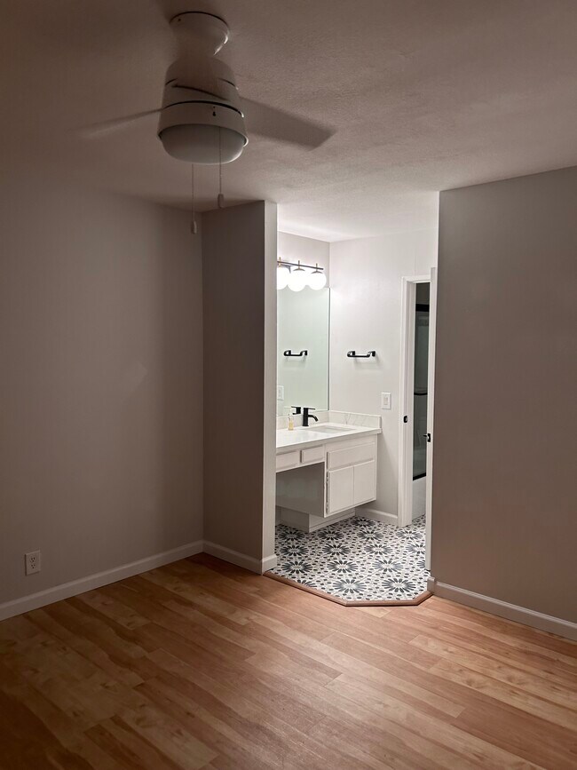 Building Photo - 48942 Desert Flower Dr