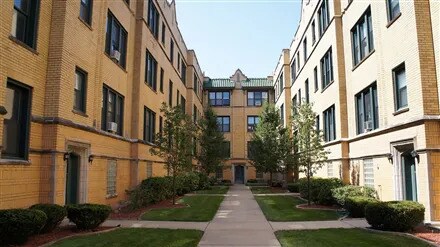 Foto del edificio - 2338 N Spaulding Ave
