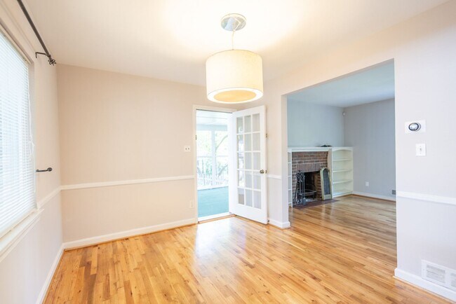 Foto del edificio - Charming  3 BR/1 BA Single-Family Home in ...