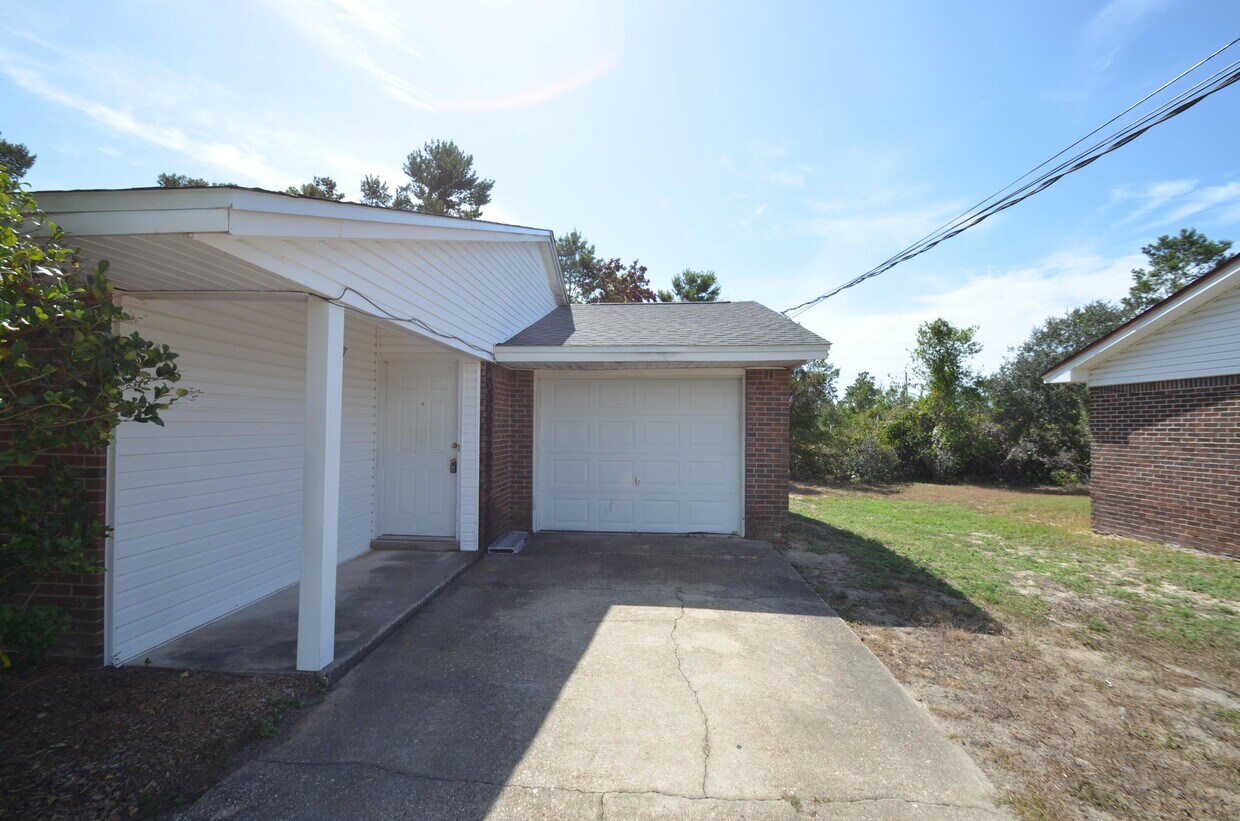 214 Stephen Ave, Mary Esther, FL 32569 Townhome Rentals in Mary