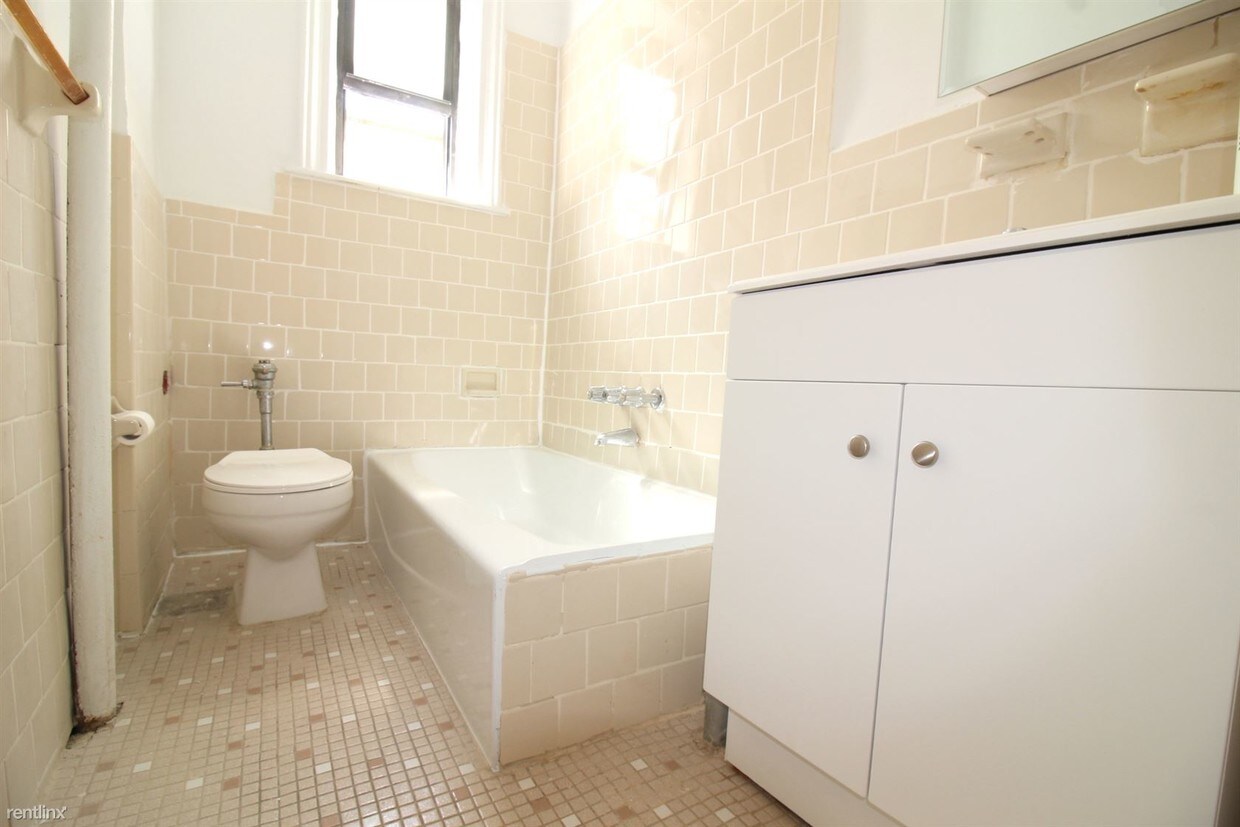 Building Photo - 1 br, 1 bath  - 1779 81st St