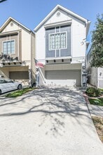 Building Photo - 5840 Darling St