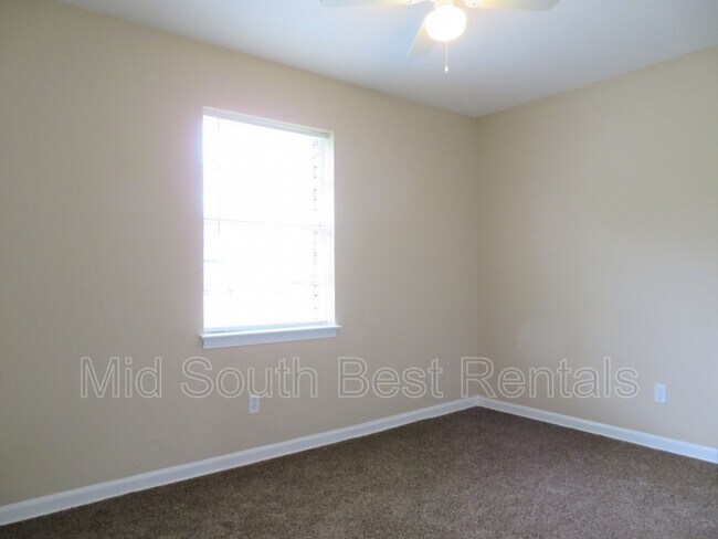 Building Photo - 4281 Tomahawk St