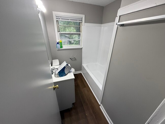 Foto del edificio - 134 Halls Ln