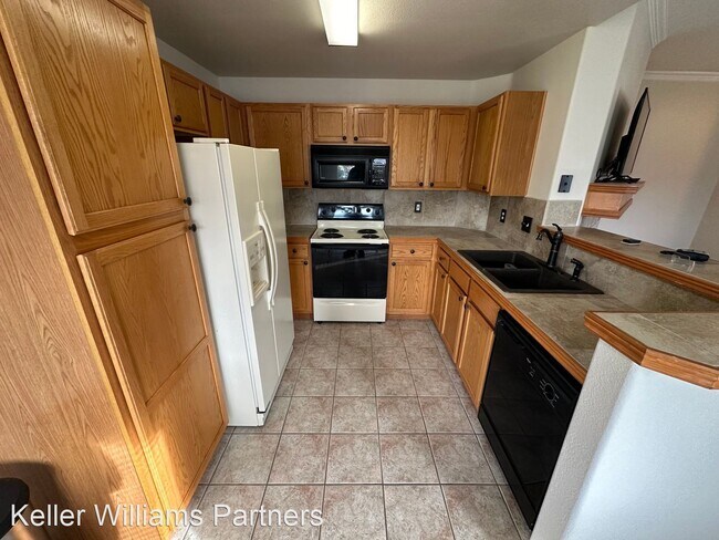 Foto del edificio - 2 br, 2 bath House - 3670 Strawberry Field...