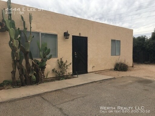 Building Photo - East Side Town Home 2bd/1ba