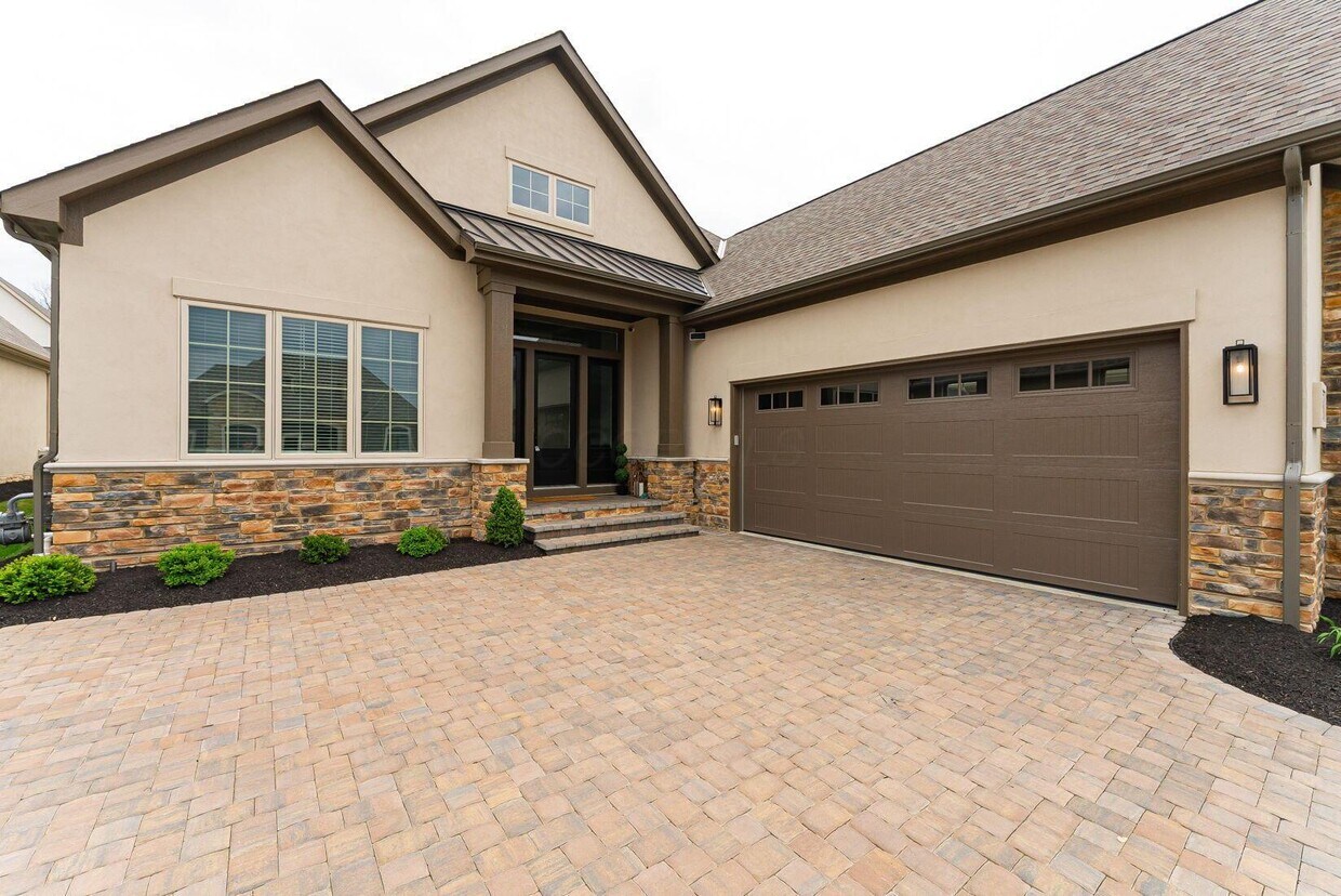 Foto principal - 6096 Deer Bluff Pl