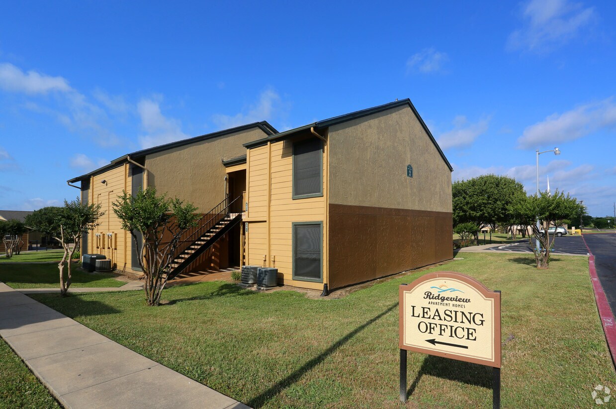 Ridgeview RG LLC 1800 W Washington St Sherman, TX Apartments for