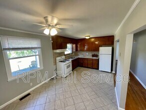Building Photo - 465 Clearwater Dr