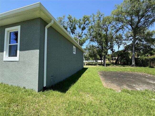 Building Photo - 5310 E Sligh Ave