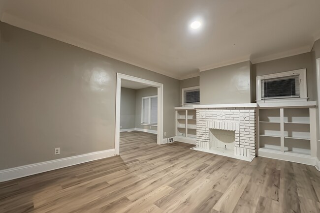 Foto del edificio - 3341 E 119th St