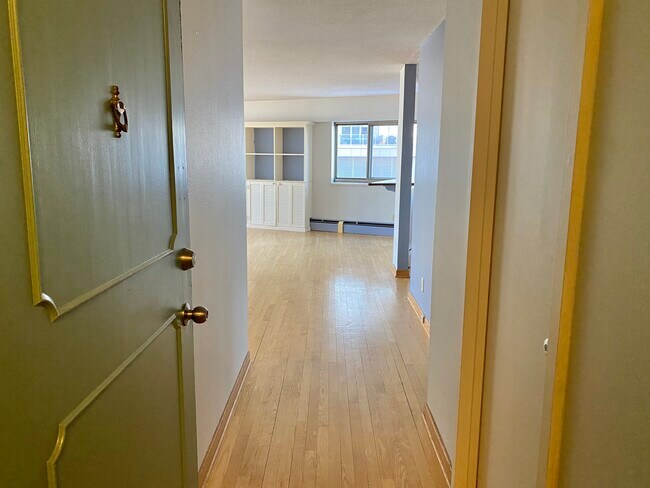 Foto del edificio - 1919 N Summit Ave