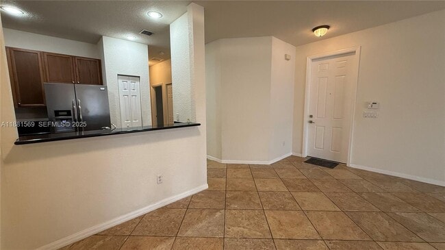 Building Photo - 5866 Hampton Hills Blvd