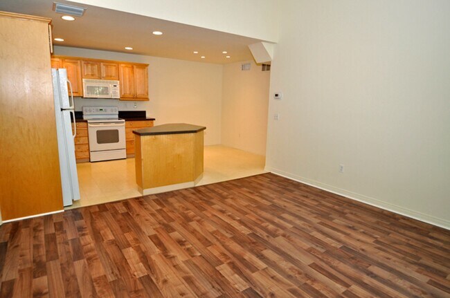 Foto del edificio - 3020 Associated Rd