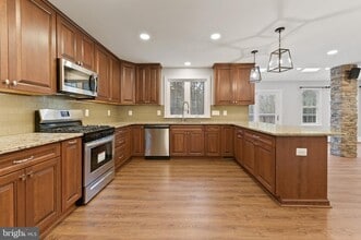 Building Photo - 7938 Jasons Landing Way