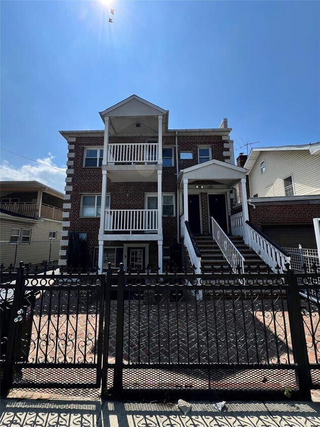 Foto principal - 25-10-25-94 94th St