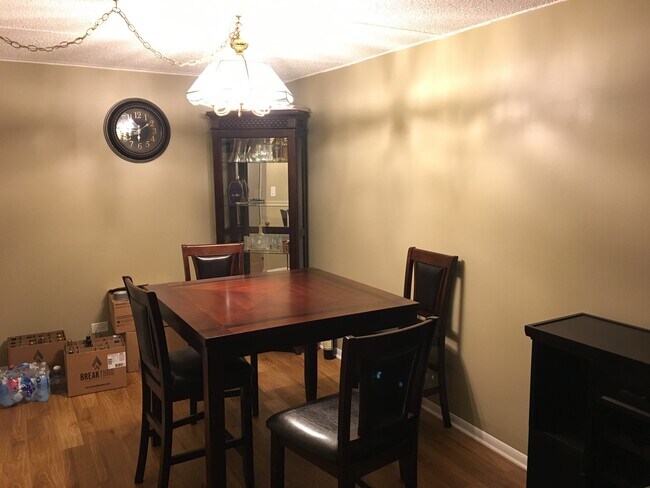 Dining Room - 4702 N Austin Ave