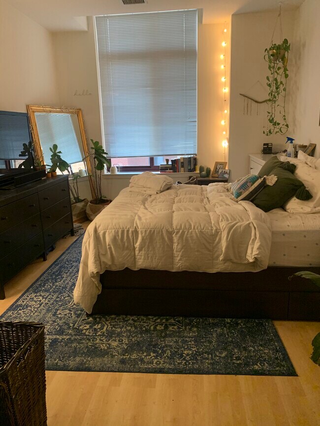 Bedroom - 1205 N Garfield St