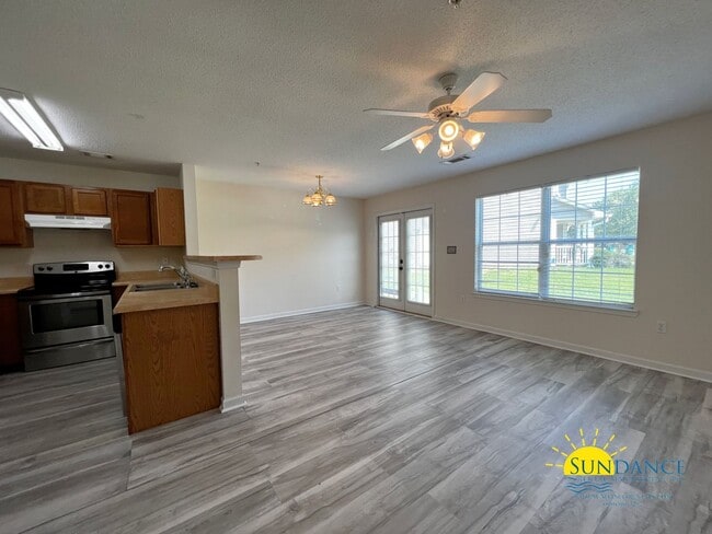 Building Photo - Spacious 3 Bedroom Home in Crestview!