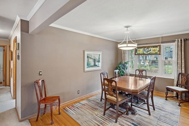 Building Photo - 6429 Mendelssohn Ln