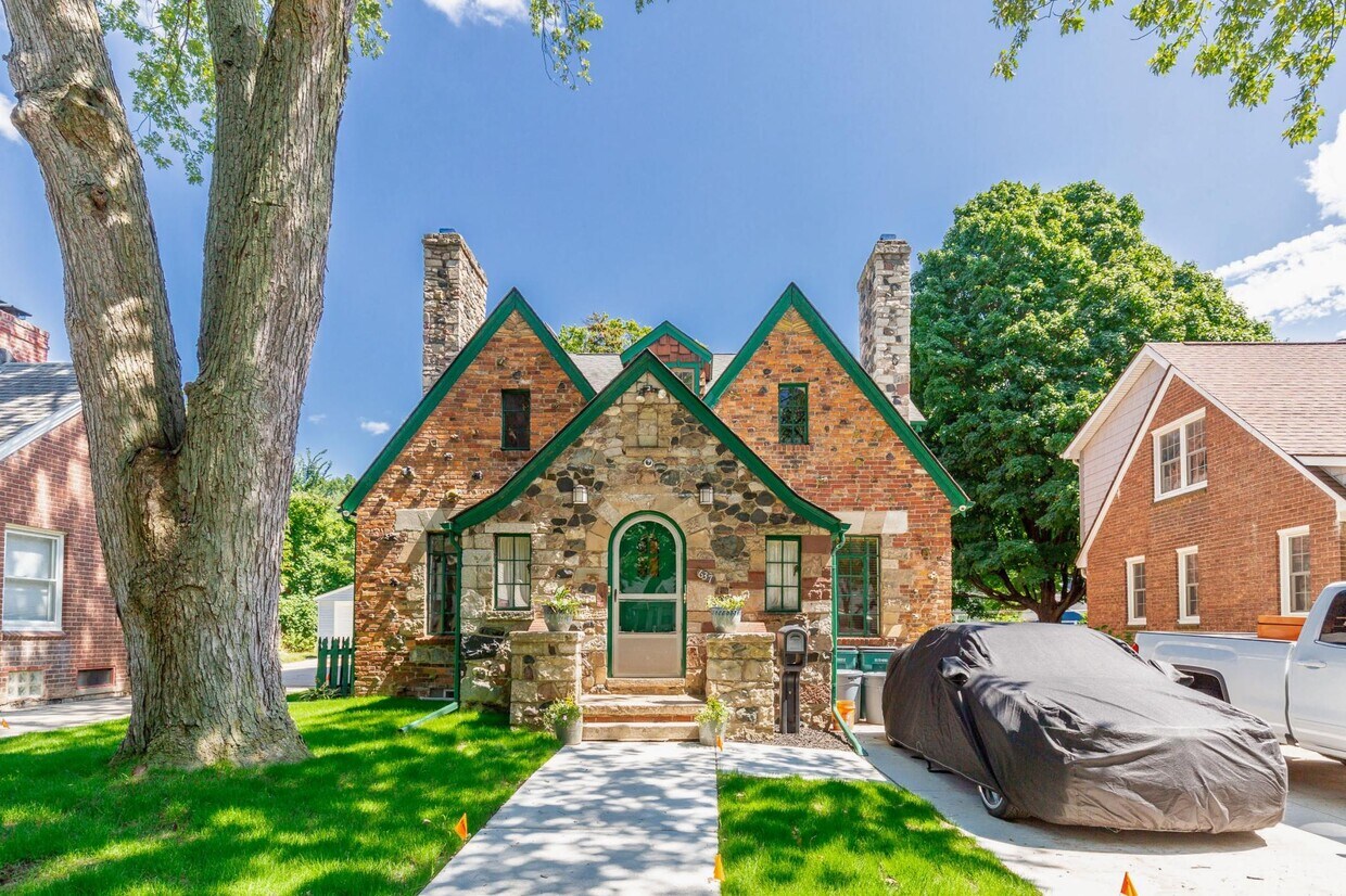 637 S Connecticut Ave, Royal Oak, MI 48067 House Rental in Royal Oak