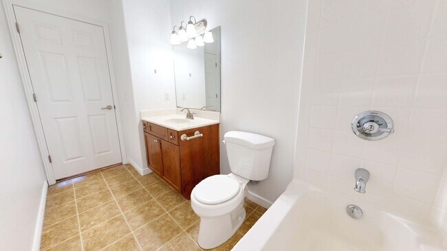 Foto del edificio - Pet Friendly 2 Bedroom Cedar Crossing Town...