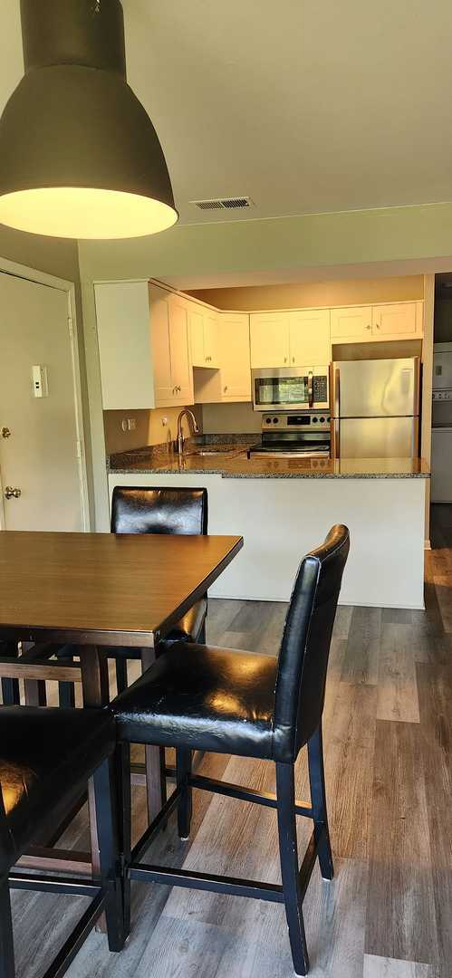 Foto del edificio - 5534 E Lake Dr